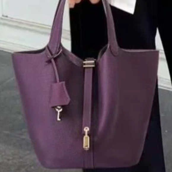 TikTok Forest green Pebble leather 22CM Picotin style bag NWT - Picture 3 of 4